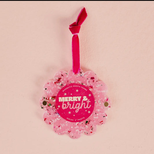 Scalloped Round Picture Frame Ornament