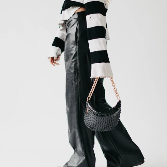 BOLD METAL CHAIN SHOULDER STRAP